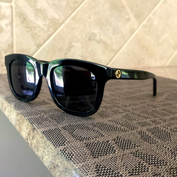 GUCCI SUNGLASSES FULL INCLUSION - Picture 5 of 13